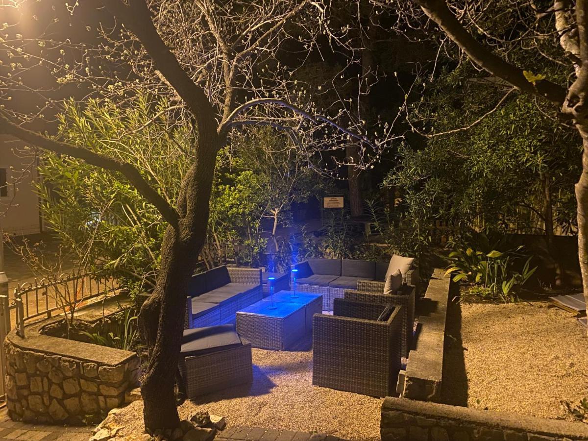 Artatore24 - Modern And Stylish Apartments Mali Losinj Bagian luar foto
